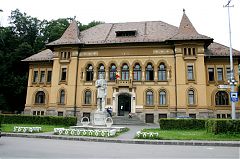 BIBLIOTECA JUDETEANA