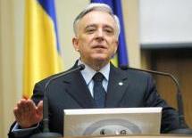 mugur-isarescu-guvernatorul-bnr um