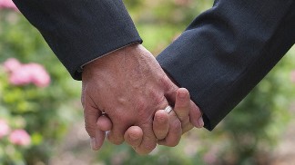 Hand_in_Hand_iSTock