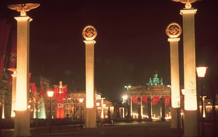 brandemburg gate nazi life