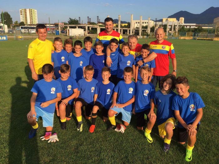 fotbal juniori Corona