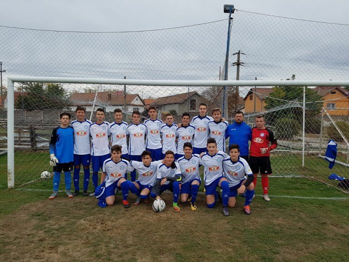 22414379_1317280375065833_700592863_n