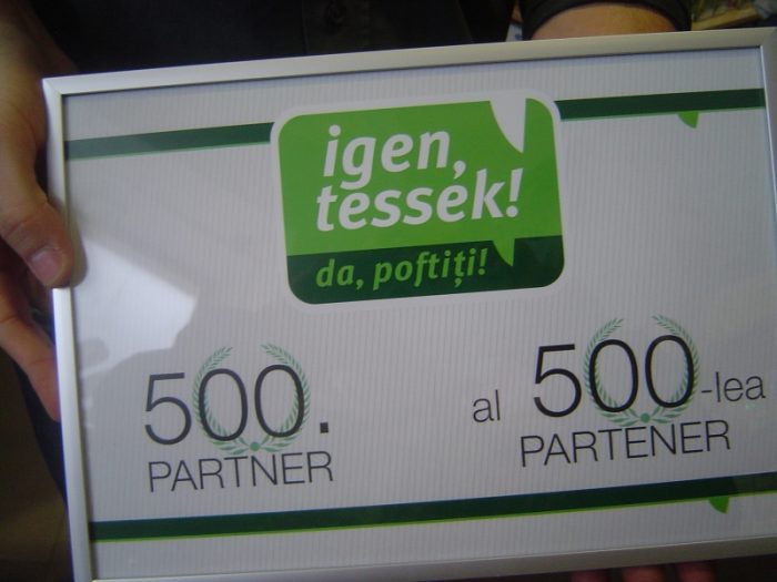 Igen,tessék! - Da, poftiţi!