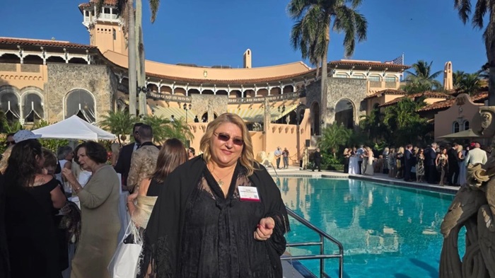 Diana Şoşoacă la Mar a largo