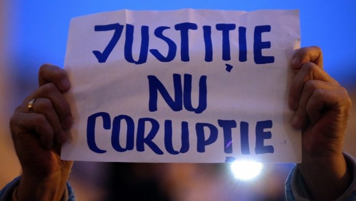 JUSTITIE-nu-CORUPTIE m